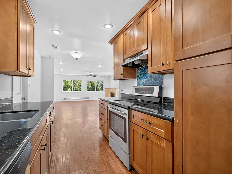 2045 Larsen Ct — Photo 11