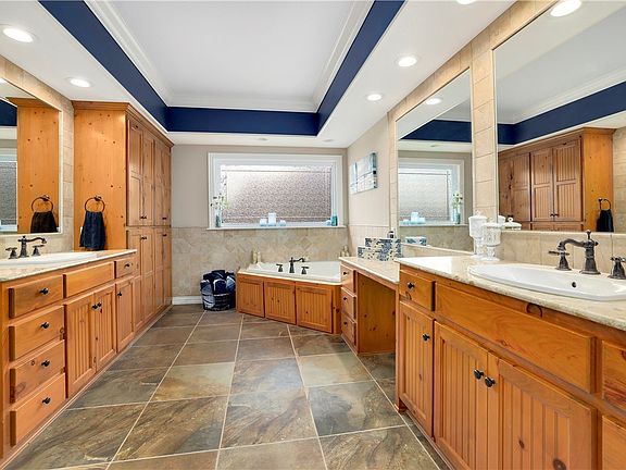 2nd image of 8285 Houdan Way