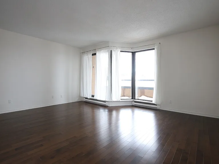 556 Laurier Ave W #1607 — Photo 4