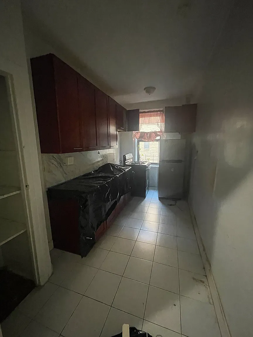322 Linden Boulevard — Photo 2