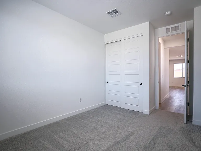 3068 W Orco Ln — Photo 32