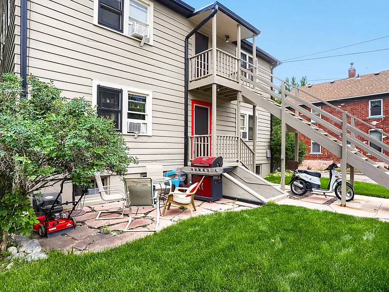 805 Bowen St #4 — Photo 8