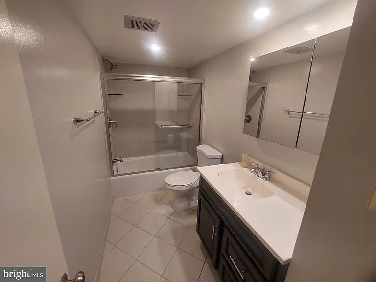 1523 Northgate Sq #1523-1B — Photo 10