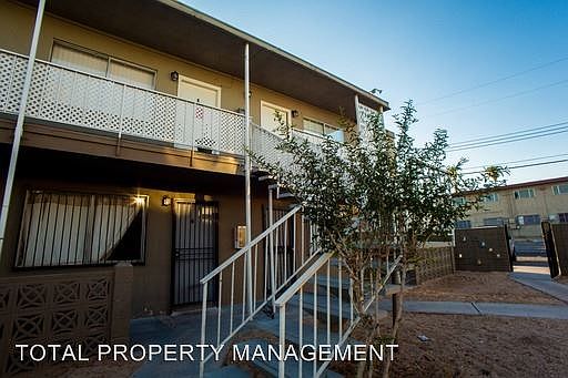 4th image of 520 Calcaterra Cir APT B