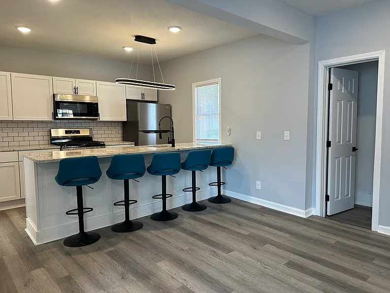309 Oak St — Photo 5