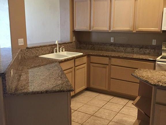 3rd image of 1575 W Carmel Pointe Dr