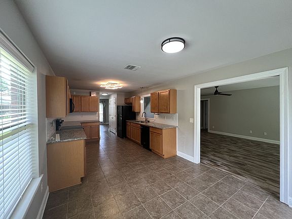4th image of 23816 Stoneridge Dr