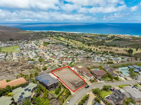 132 Hoolako Pl, Honolulu, HI 96825