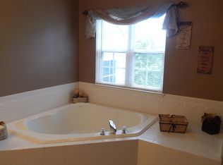 8 Liberty Ct, Allentown, NJ 08501