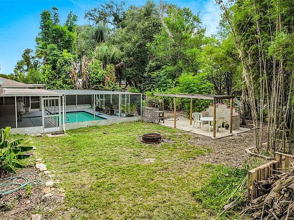 5th image of 300 PINECREST ROAD