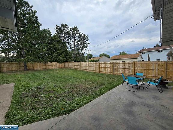 5th image of 8733 Fairview Ln