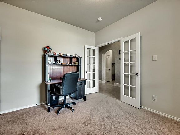 5th image of 1636 Yukon Dr