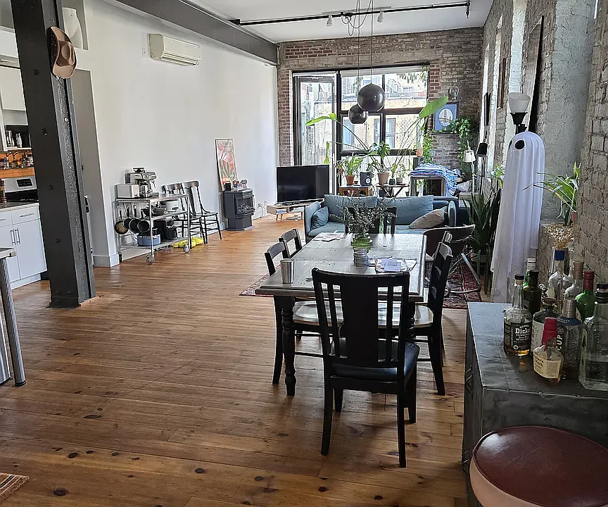 294 Graham Ave #2NN