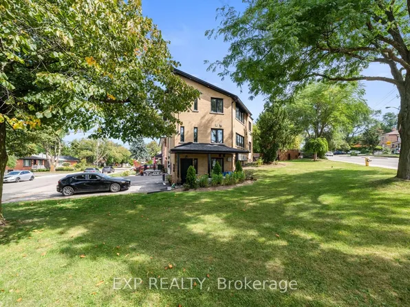 5 Brendwin Rd, Toronto, ON M6N 4V6