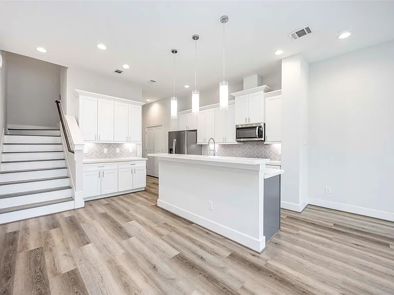 1411 Bigelow St — Photo 8