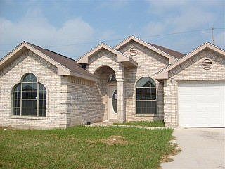 1st image of 2509 N Poinsettia Ln