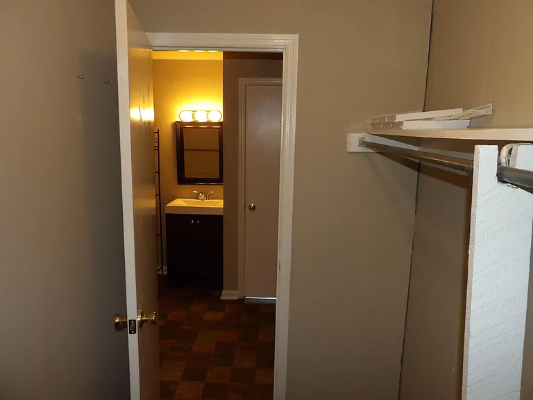 65 Ashwood Ct #8 — Photo 28