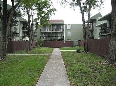 2nd image of 8307 SW 142nd Ave #106