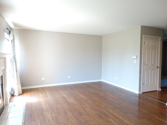 3rd image of 23863 W McMullin Cir