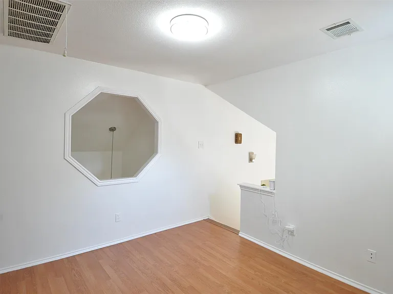 9902 Talleyran Dr — Photo 18