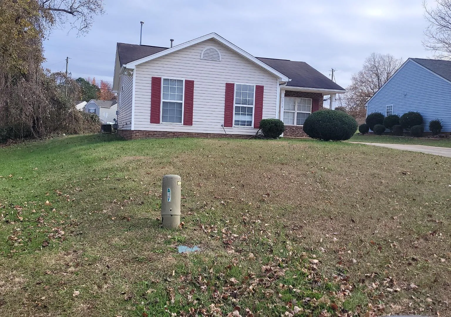3 bed, 1056 sqft, $1,498 — Photo 2