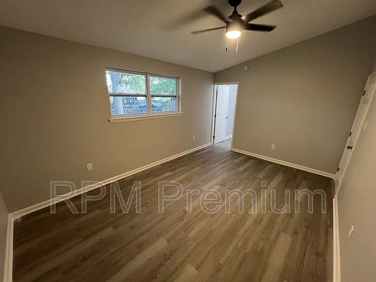 8803 Orleans Dr — Photo 18