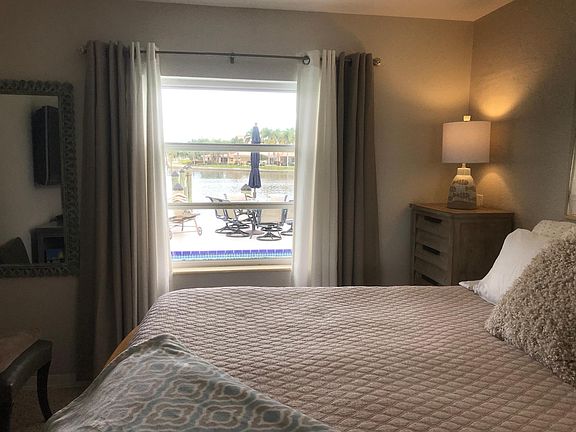 Waterfront master w/ king bed