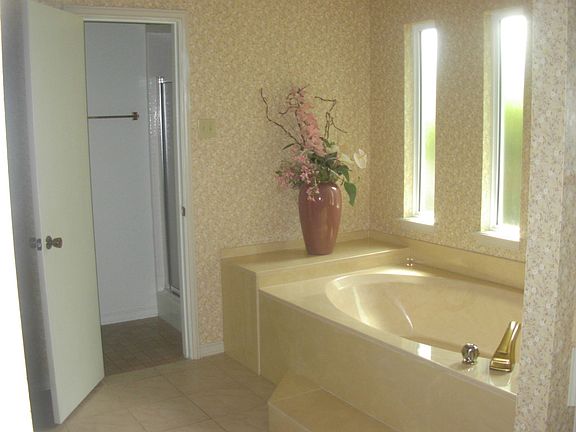 4th image of 112 Kukui Ct