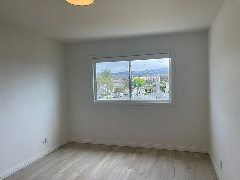 1007 S Juanita Ave #F — Photo 12