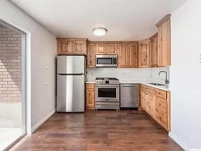 1493 Arthur Dr — Photo 7
