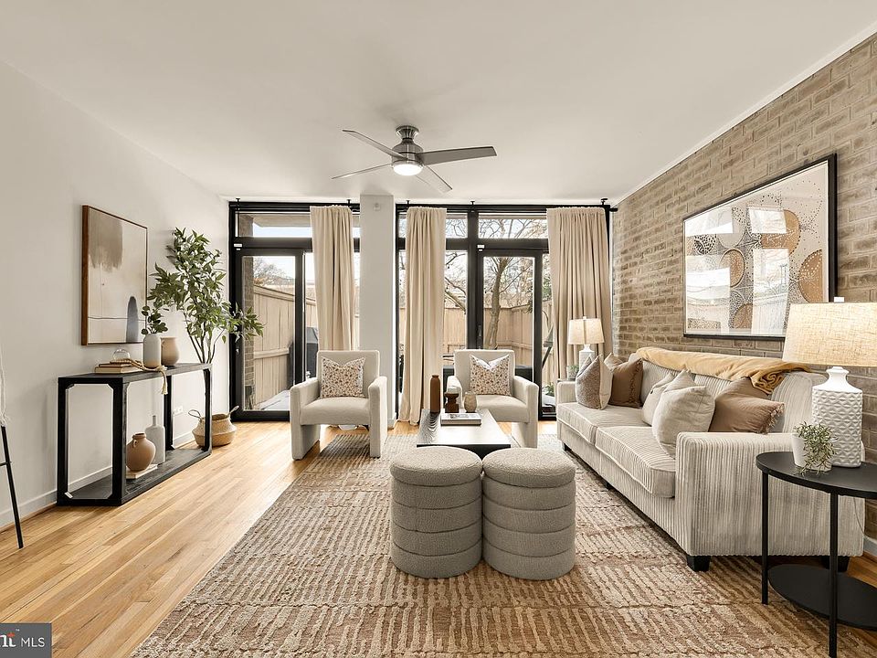 1st image of 363 N St SW