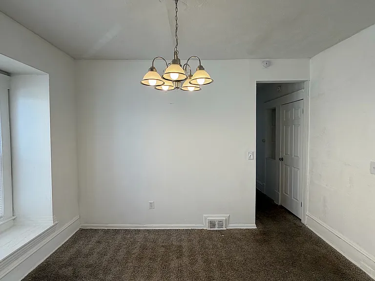 15307 Holmes Ave — Photo 12