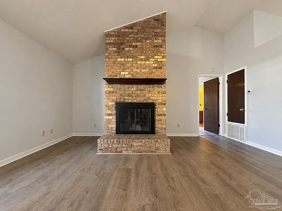 5th image of 8047 Charter Oaks Dr