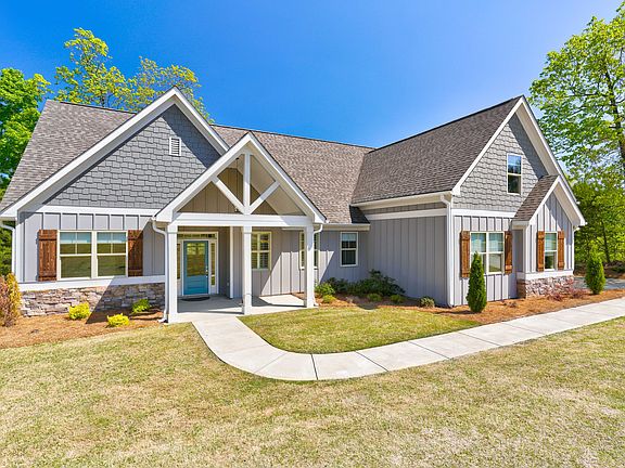 3rd image of 44 Village Ridge