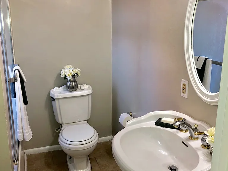 1203 I St NE — Photo 5