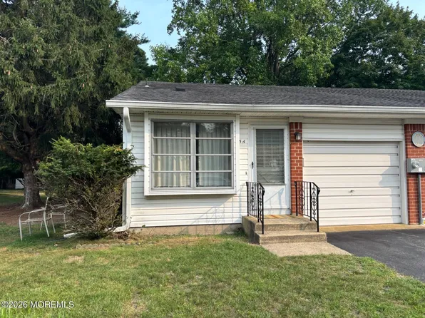 5 Quaker Lane #A, Whiting, NJ 08759