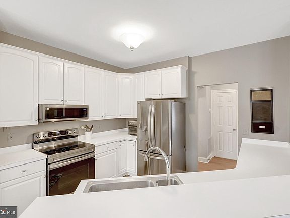 4th image of 1309 Sundial Dr