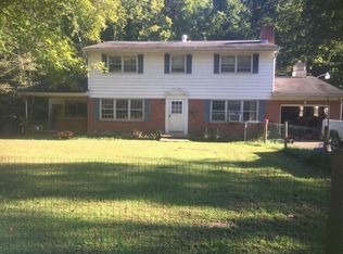 23542 Staunton Trnpke, SMITHVILLE, WV 26178
