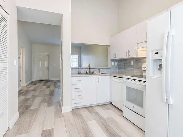 2 bed, 950 sqft, $2,350 — Photo 3