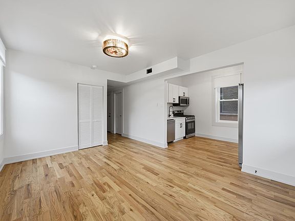 4th image of 1514 W Fry St APT 3