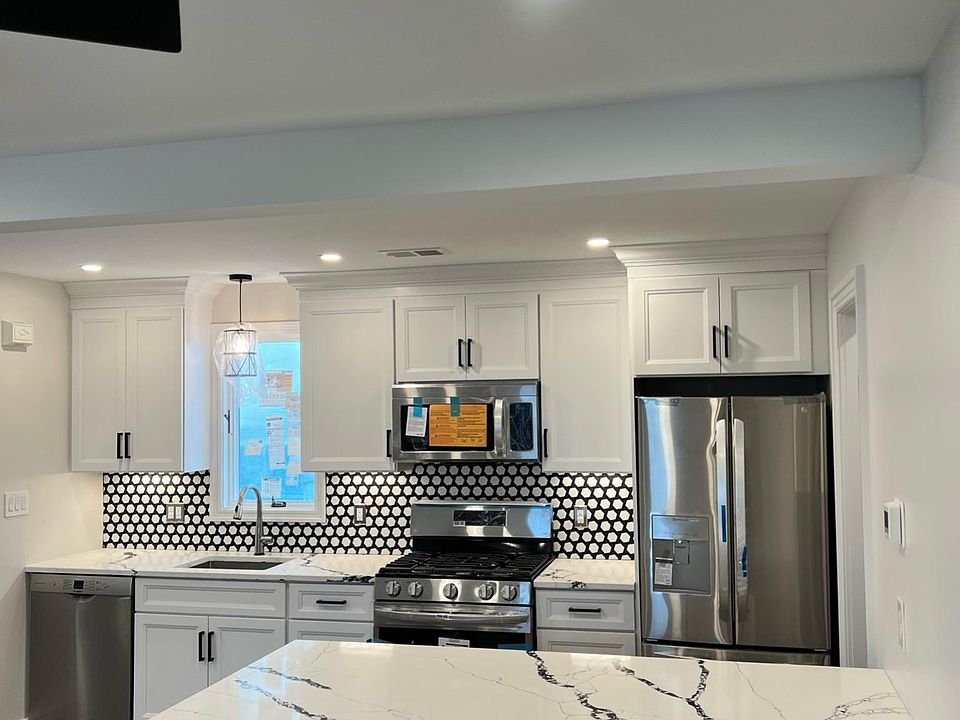 1st image of 125 Livingston Ave #2