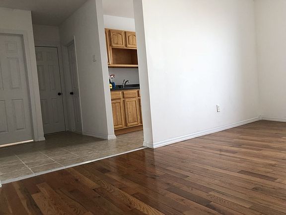 5th image of 7006 Woodside Ave APT 4A
