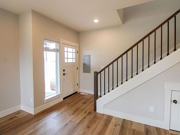 4th image of 2642 D St NE #2642