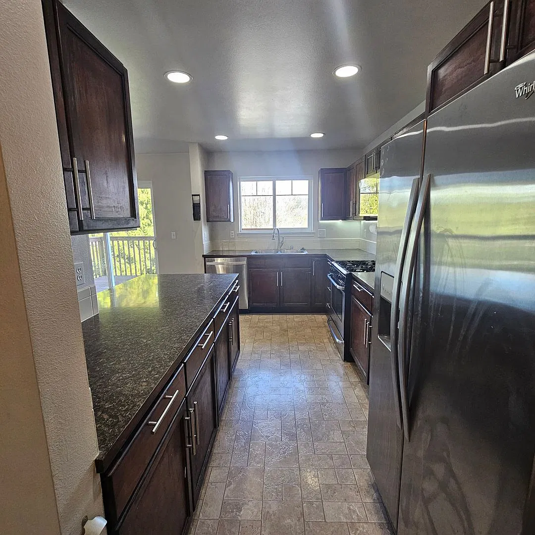 Beautiful Home with Mt. Rainier Views Close to PSNS & Ferries — Photo 3