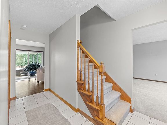 4th image of 2420 Bonnie Dell Dr