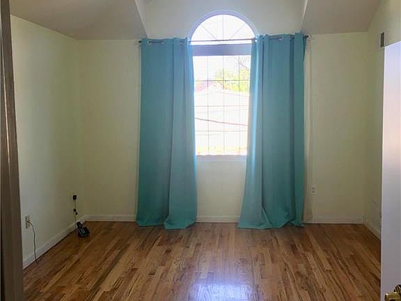 3rd image of 261 Moreland St