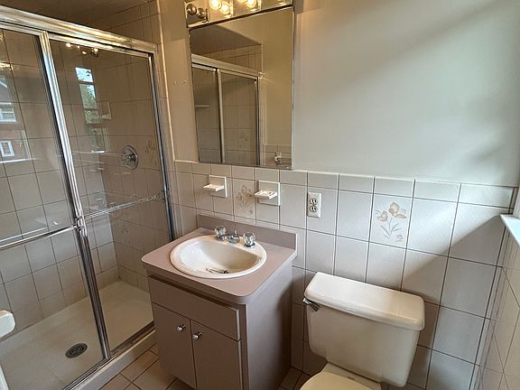 1/2 Bathroom in Master Bedroom