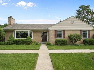 101 Wilma Pl, Park Ridge, IL 60068