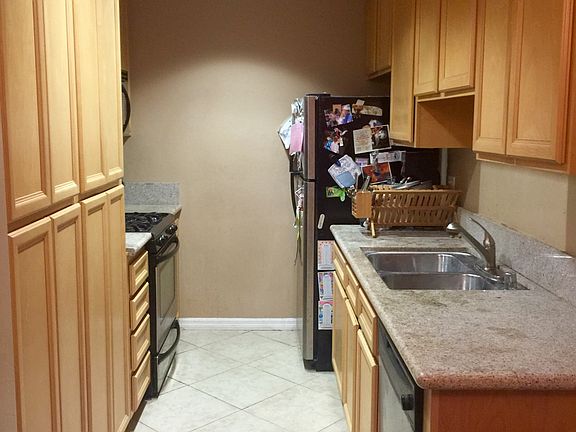 4th image of 3647 Jasmine Ave. #104