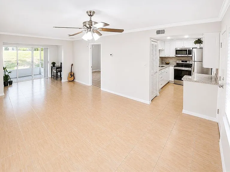 946 Virginia St #104 — Photo 3